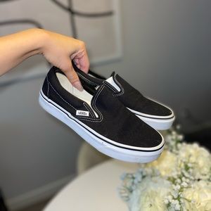 Black Vans Slip-On